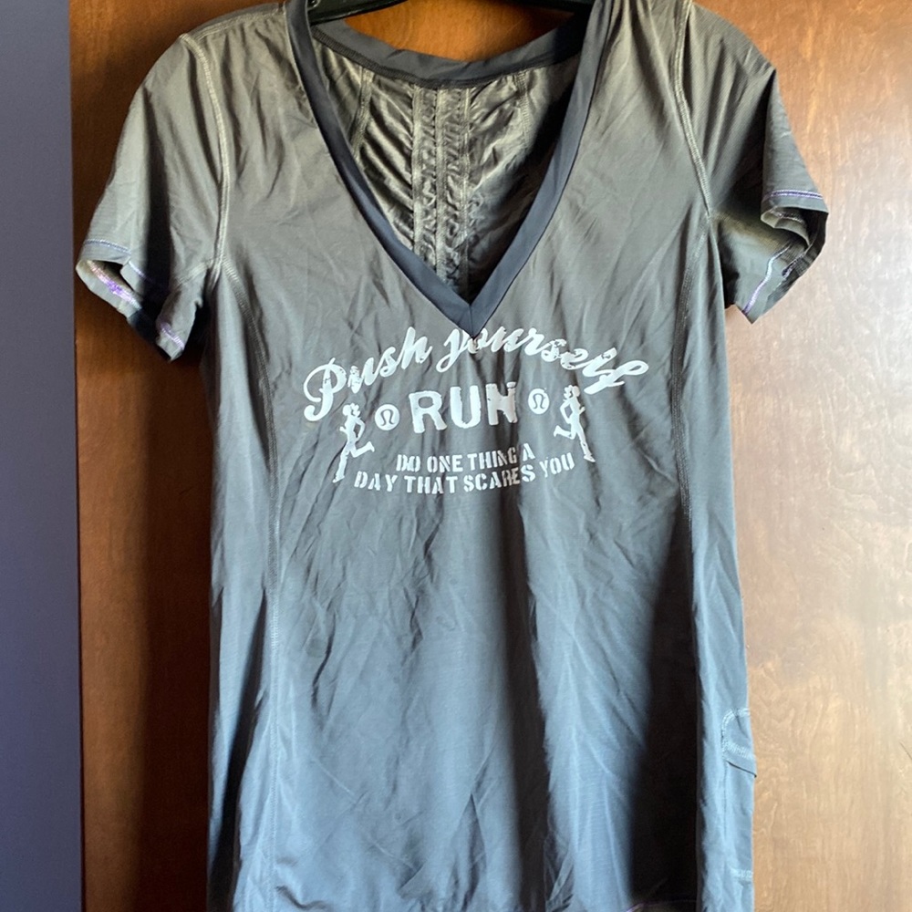 Gray lululemon shirt